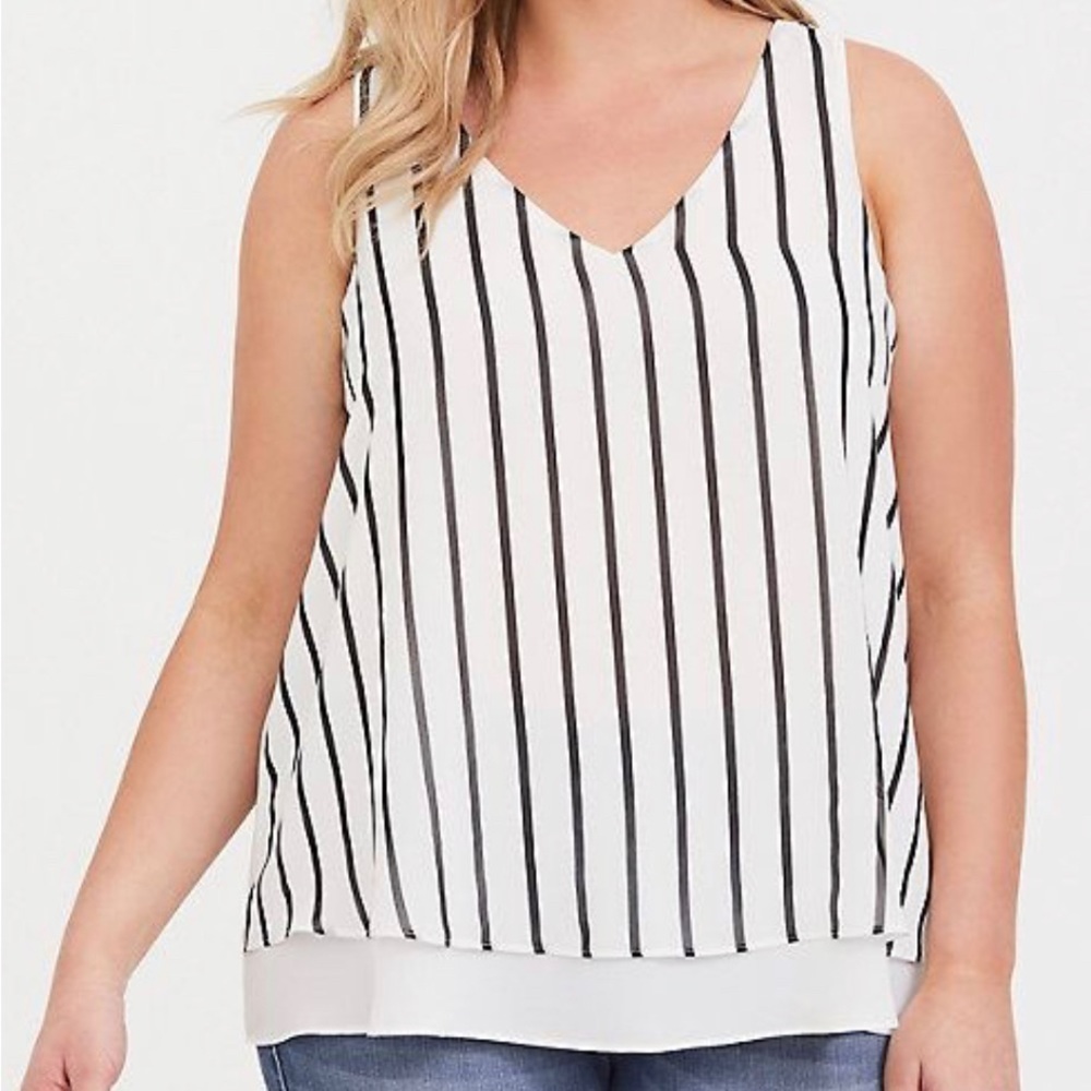 EC Torrid White / Black Striped Georgette Double layer V-Neck Tank - Siz…